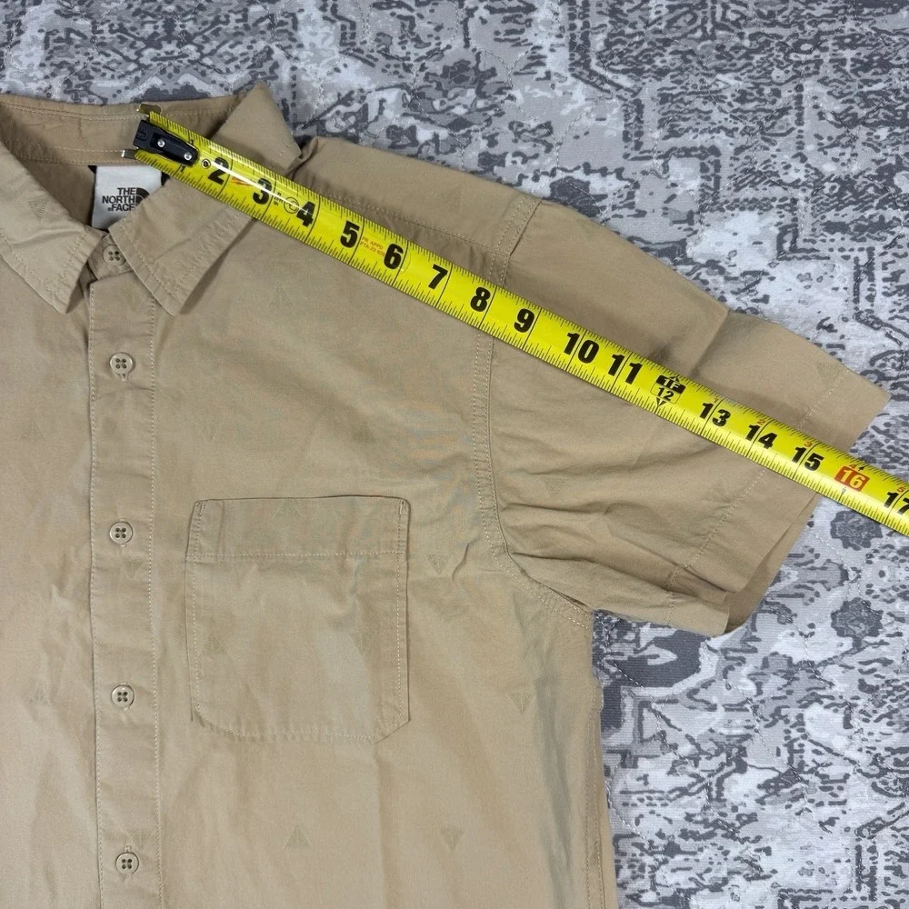 The North Face Bay Trail Jacquard Shirt Men's Medium Tan Hiker Graphic Print
